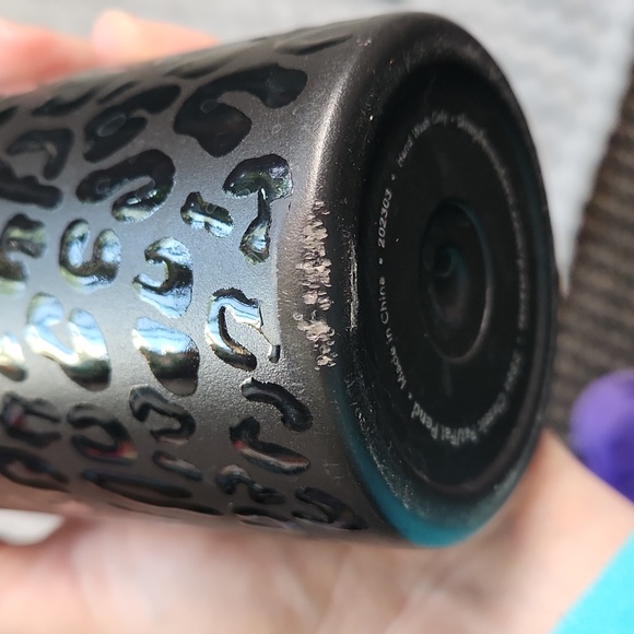 Simple Modern 28oz insulated tumbler - Picture 2 of 2